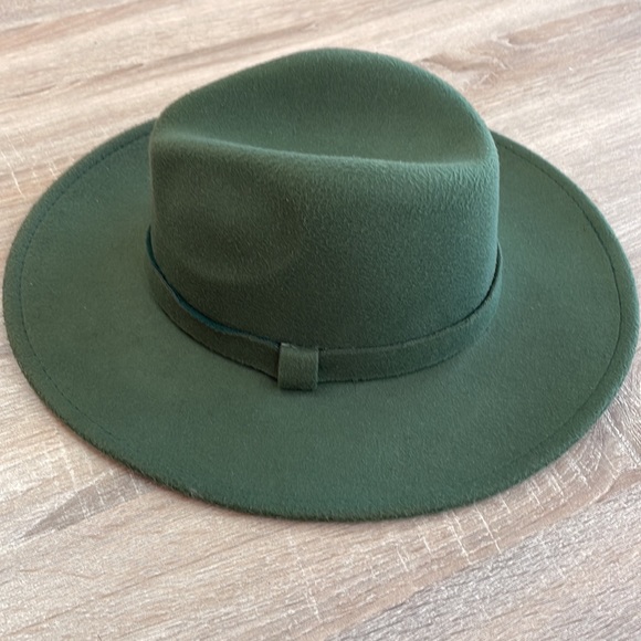 Fidora - Picture 2 of 2